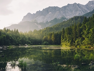 山林湖水风景