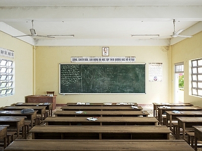 现代怀旧学校教室 老教室 吊扇 课桌 板凳 黑板 胡志明 文具 杂物