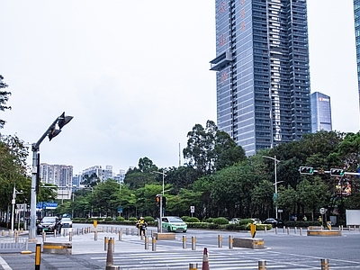 白天城市街道外景