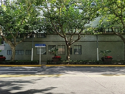 现代街道外景 街景 城市街道 户外街景 人行道 围墙