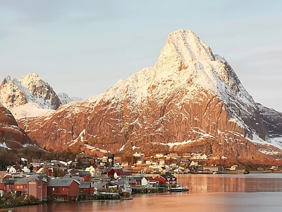 现代风景 山 雪景 小镇