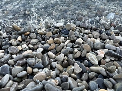 现代自然地面 水边鹅卵石