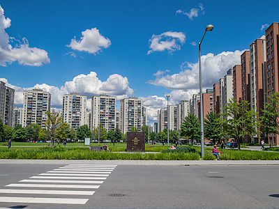 现代其它外景 城市白天街道外景