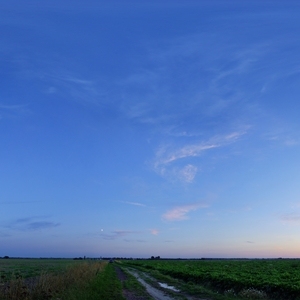 蓝天少云外景21